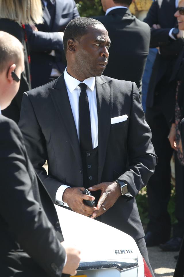  Andy Cole, who starred for Manchester United in the 1999 Treble season, paid his respects to the former the Aston Villa man