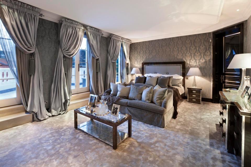  The mansion boasts seven beautiful bedrooms, as well as a wine cellar and cinema