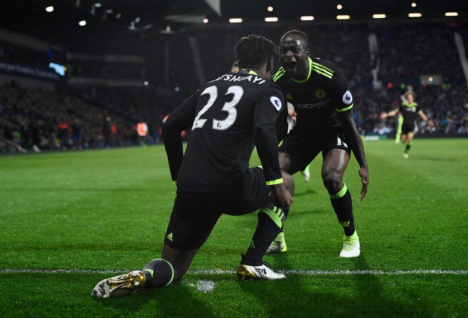  Michy Batshuayi celebrates his winner at West Brom with Victor Moses