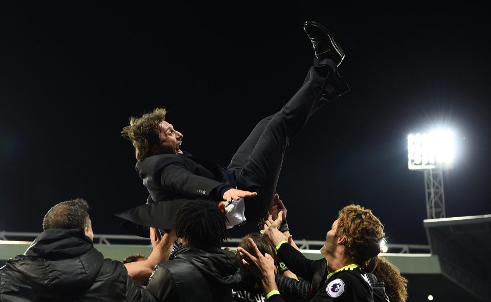  Chelsea players launch Antonio Conte in the air after Premier League title win