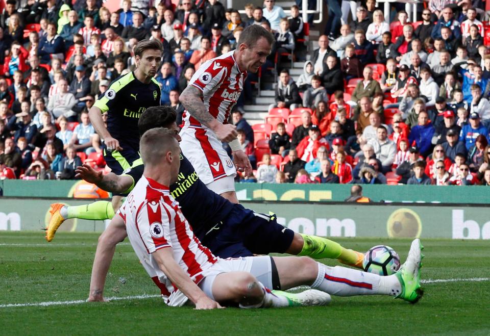  Olivier Giroud then slid ion to make the game safe at 4-1 with ten minutes still to go