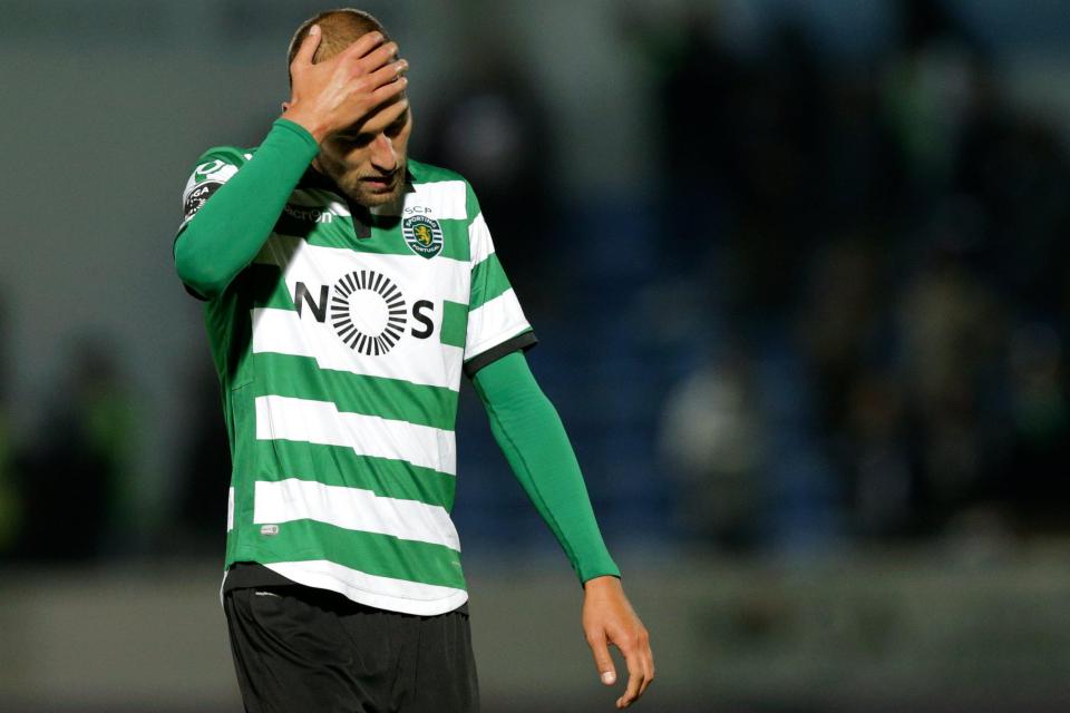 Bas Dost will need to score five for Sporting against Chaves to have any chance