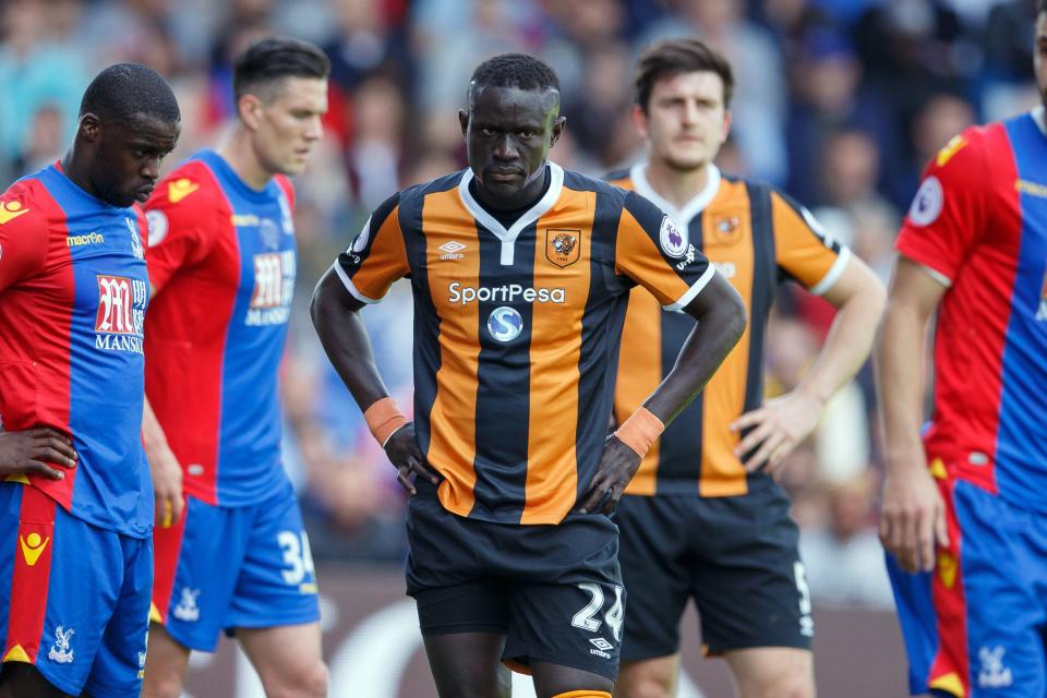  Oumar Niasse shows the pain of relegation as Hull lose at Crystal Palace