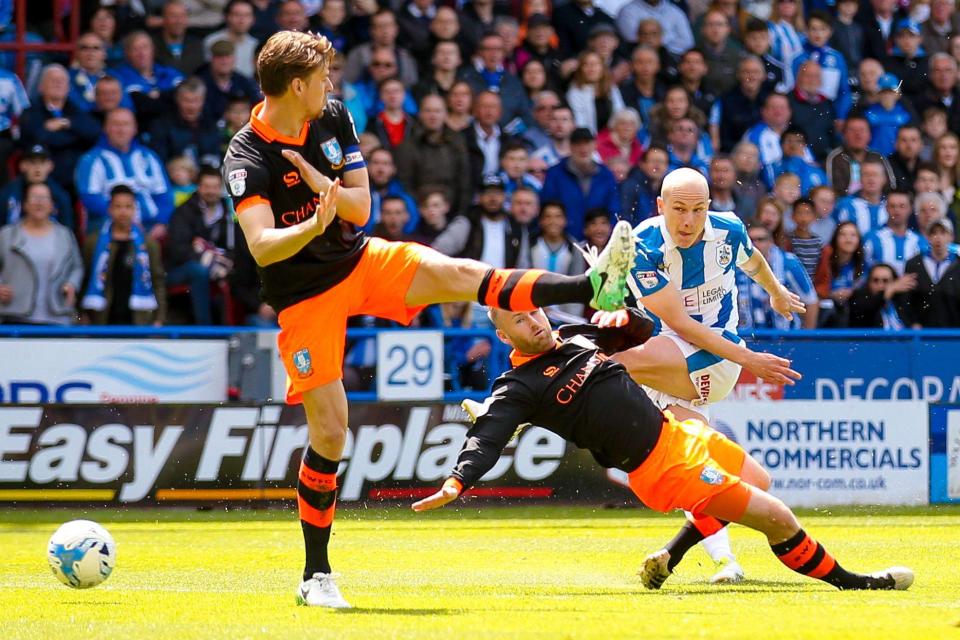  Huddersfield Town Aaron Moy goes close with a shot against Wednesday