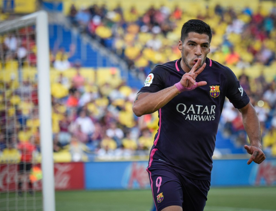 Uruguayan star Luis Suarex scored a delightful second goal of the game as he netted with a crisp chip over the goalkeeper