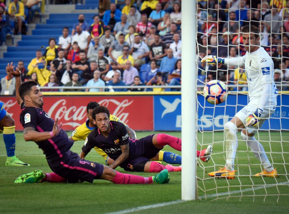 Neymar scored with a perfect header for his second of the evening at the Estadio Gran Canaria