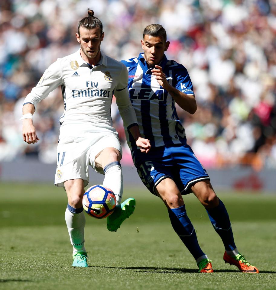  Theo Hernandez goes up against Gareth Bale, who will likely be his team-mate next season