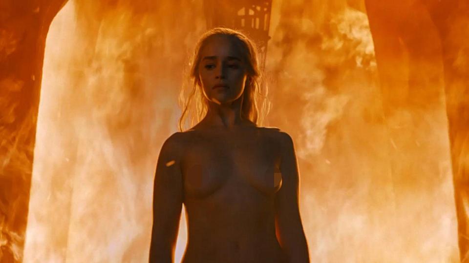  Emilia Clarke stunned Game of Thrones fans with her naked scene