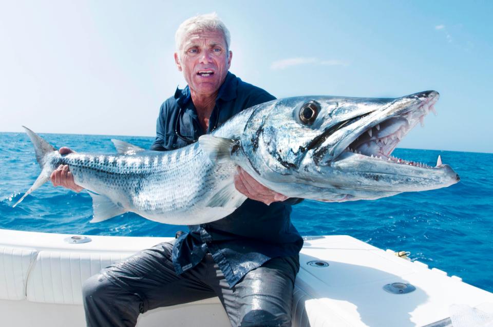  Jeremy Wade wrestles a barracuda in River Monsters