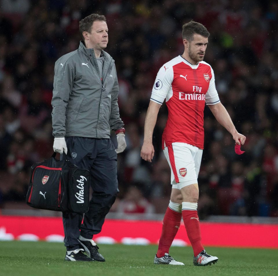  Aaron Ramsey limps off in the second half against Sunderland