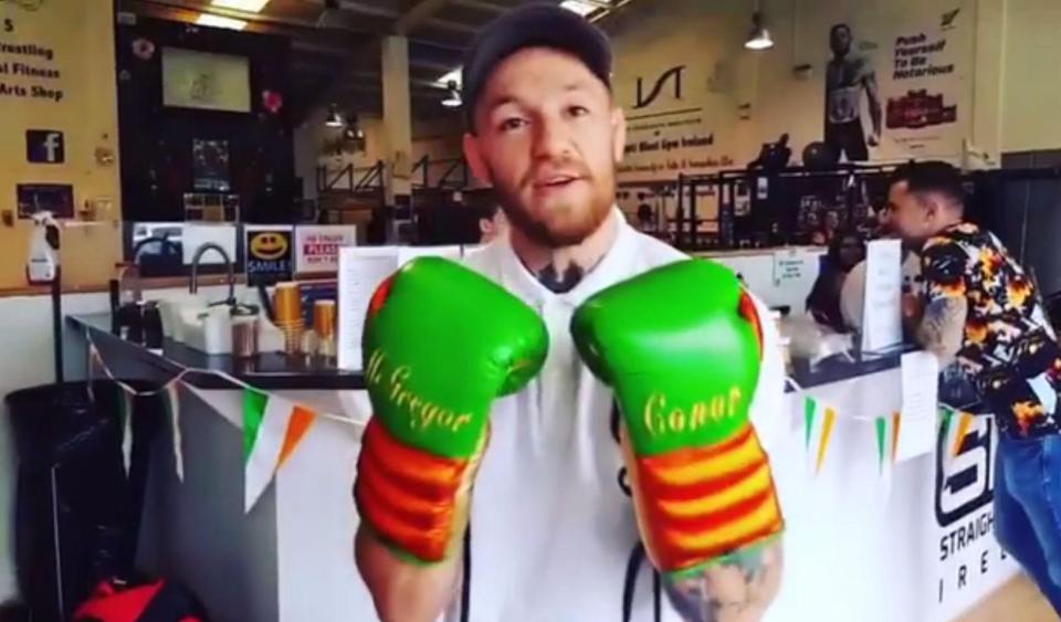  Conor McGregor was delighted to receive his special Ireland boxing gloves