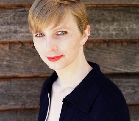  Chelsea Manning yesterday released her first pictures since being released from a US jail. The former soldier had provided Assange with sensitive information about the US military