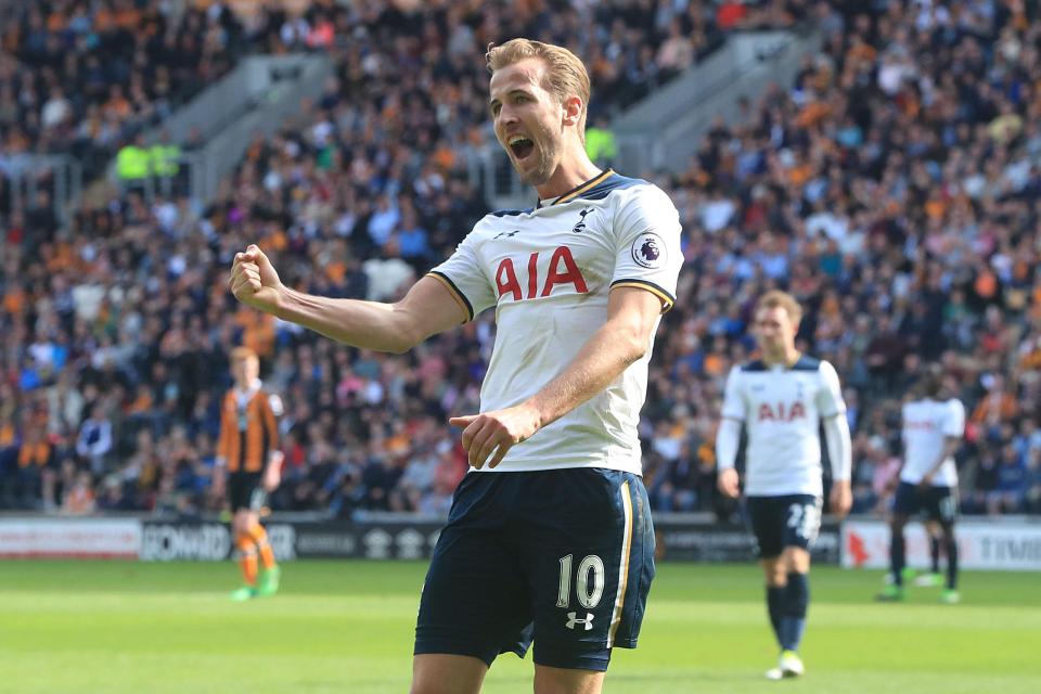  Tottenham's Harry Kane scores his side's third goal against Hull