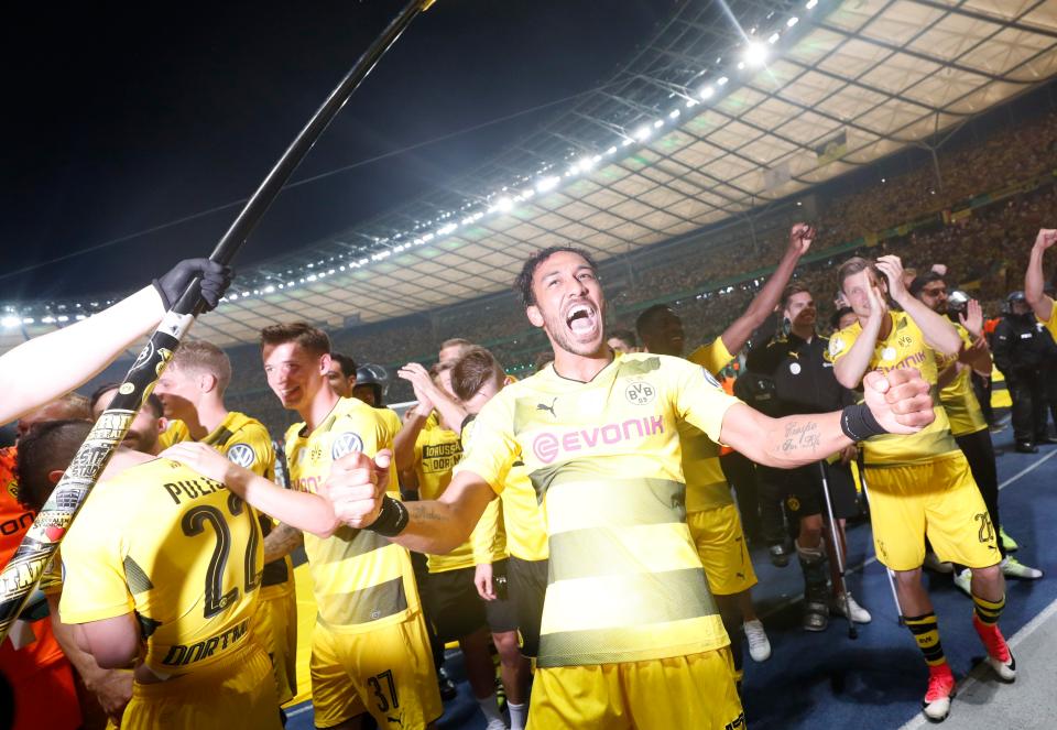  Borussia Dortmund players celebrate cup final success