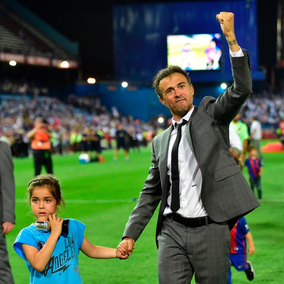  Luis Enrique celebrates the perfect way to say goodbye to Barcelona