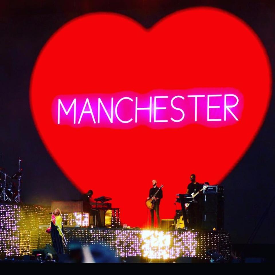  Emeli performed her hit Read All About It at Hull in front of a heart emblazoned with the word Manchester