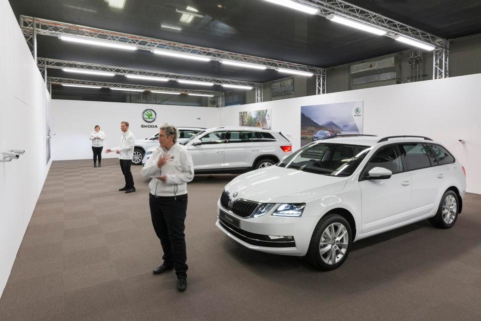  Skoda experts take you on a guided tour of latest models in the live showroom