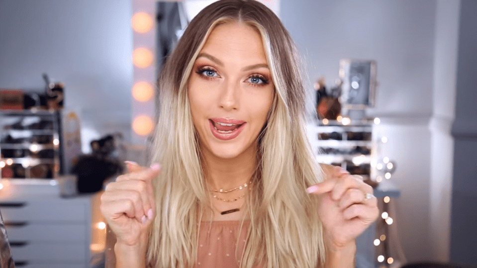  The beauty vlogger looked stunning with her summer goddess look