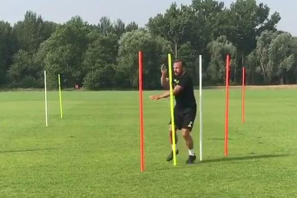  Jody Morris joined former team-mate John Terry for the session in the sun