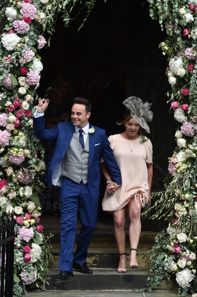  Ant and Lisa at the wedding of Ant's best friend and co-host Declan Donnelly and Ali Astall