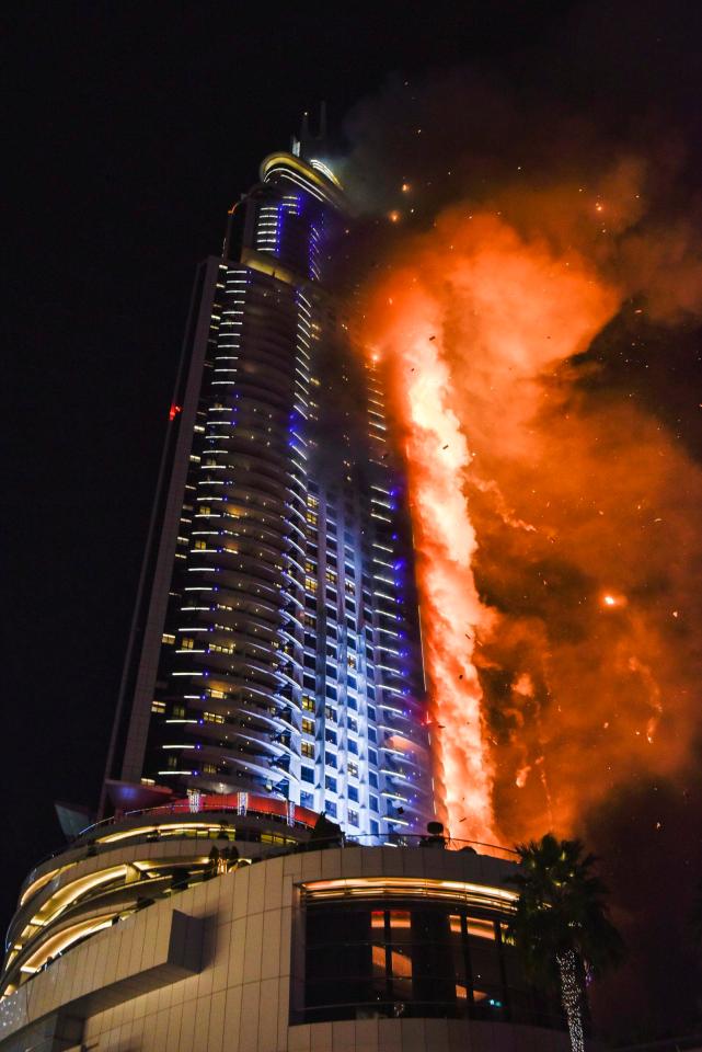  Flames devour the Dubai Address Hotel in 2015