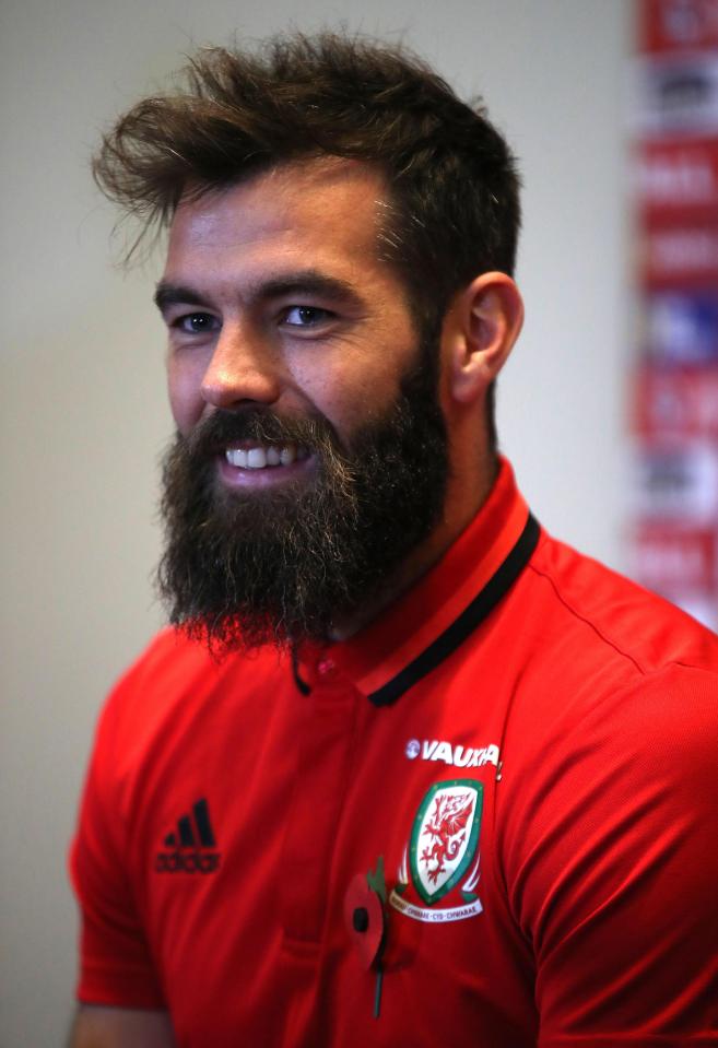  Joe Ledley has all-but trademarked the bushy beard look