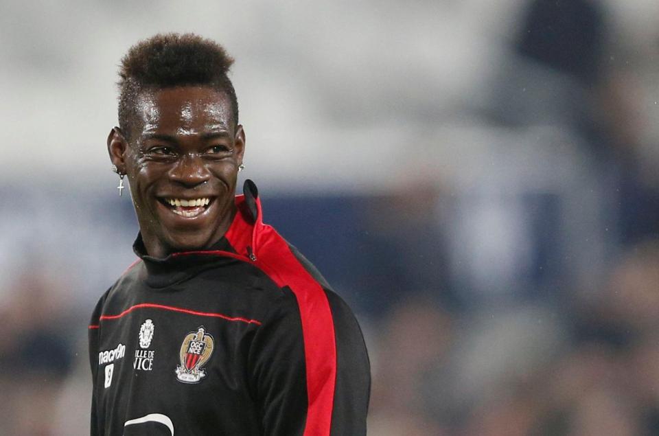  Wesley Sneijder could forge a partnership with Mario Balotelli at Nice