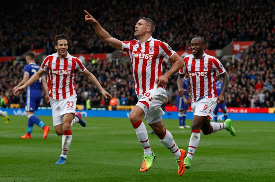  Burnley have made a £3m bid for Stoke's Jon Walters