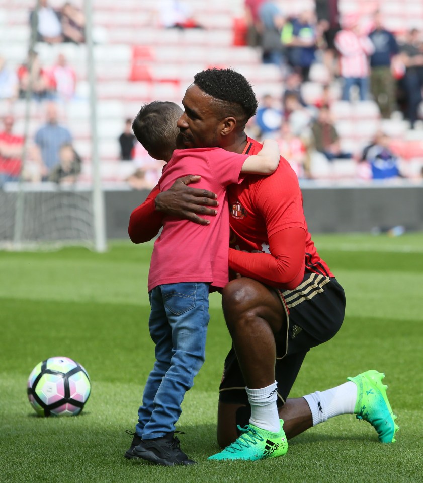 The heartwarming friendship between Jermain Defoe and Bradley Lowery has touched the nation