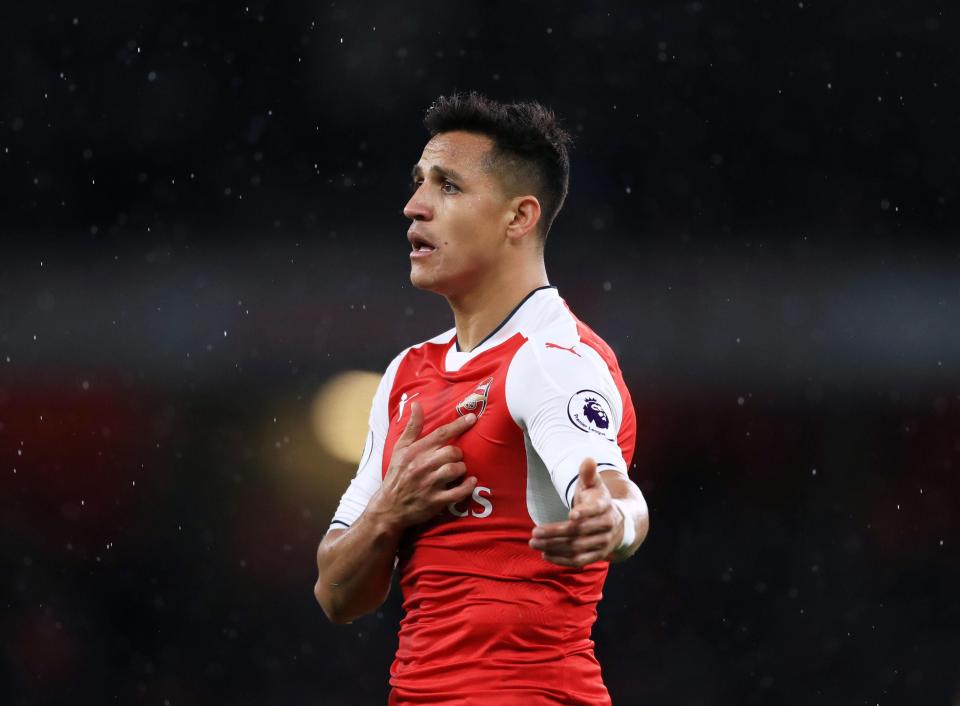  Arsenal star Alexis Sanchez is keen to join Manchester City