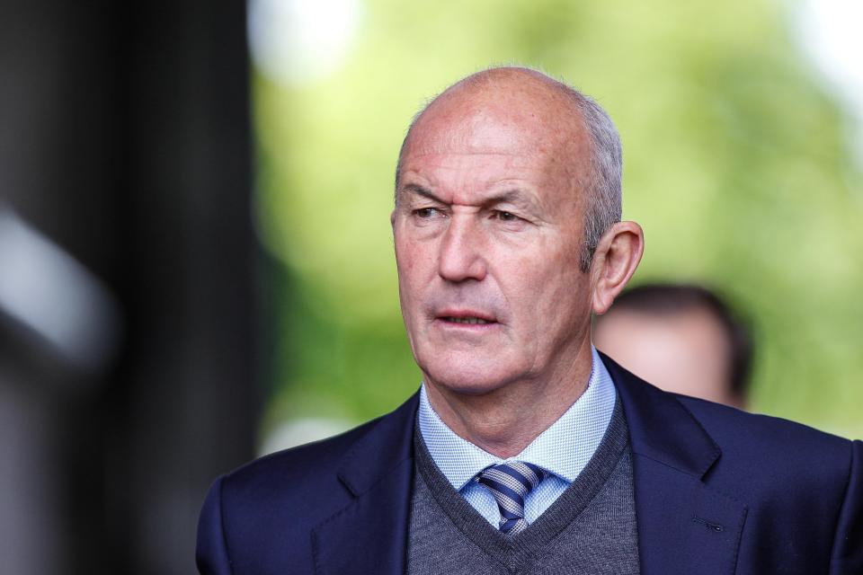  Tony Pulis continues to chase transfer targets