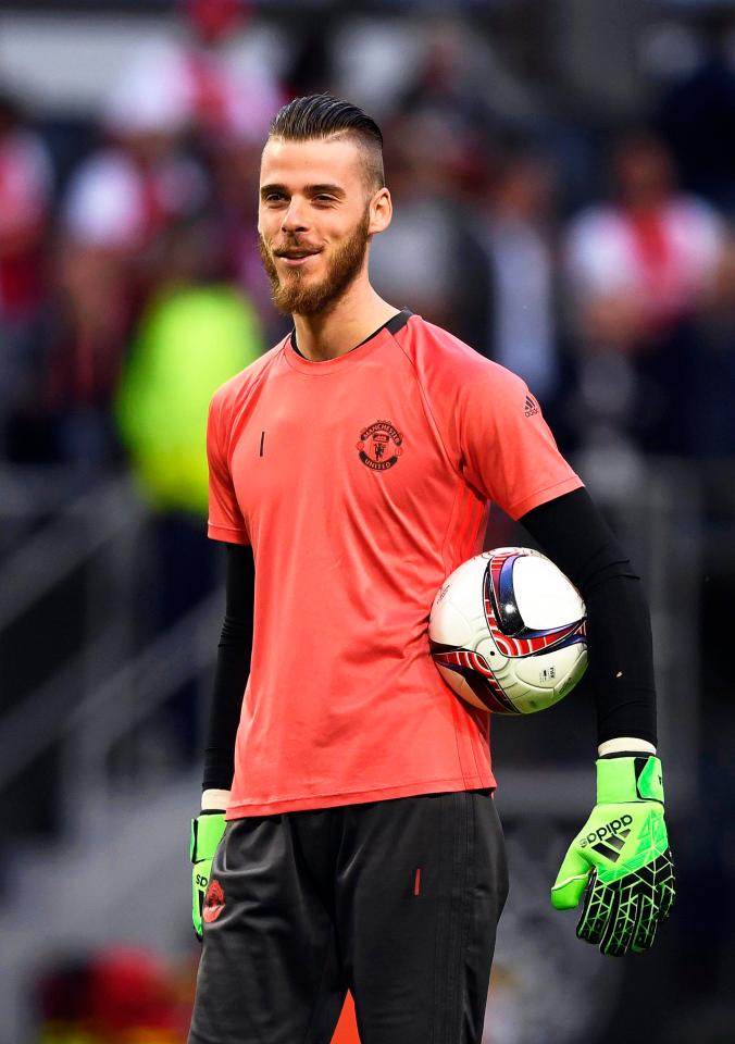  David De Gea has hinted he may stay at Manchester United