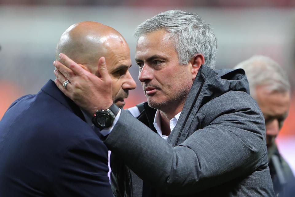  Jose Mourinho consoles Bosz after United clinched the trophy