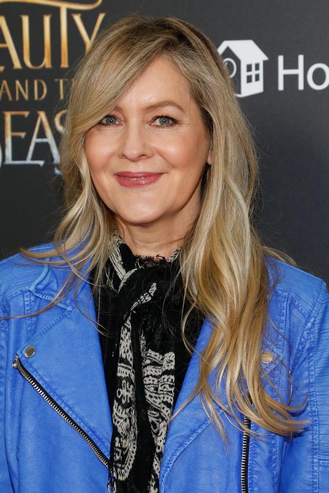  Linda Larkin was cast as the speaking voice of the carpet-riding Jasmine in the film