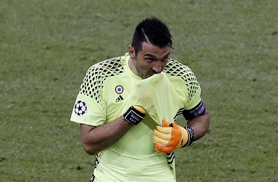  Gianluigi Buffon looked heartbroken after the match