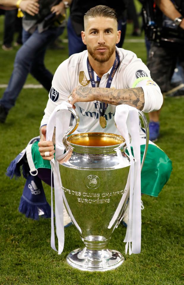  Sergio Ramos posed with the trophy