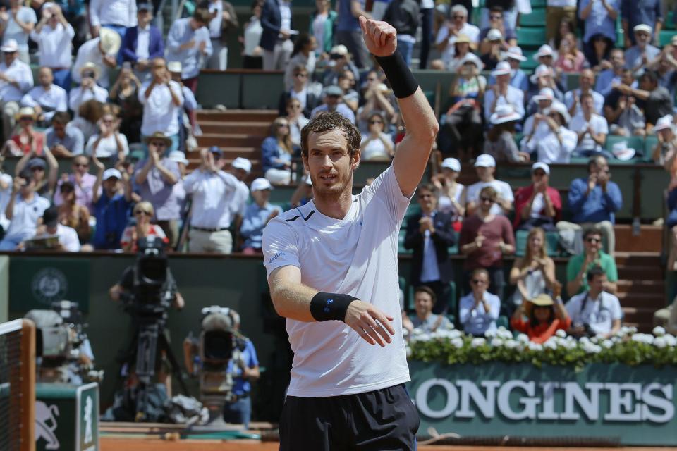  Andy Murray smashed Karen Khachanov to reach the quarters at Roland Garros