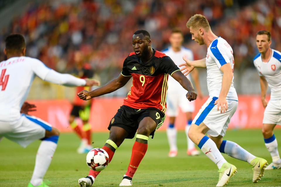  Romelu Lukaku is high on Chelsea shopping list this summer