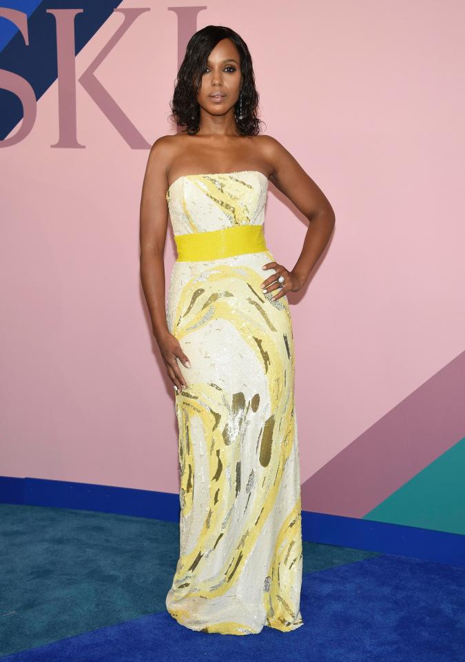  Kerry Washington bucked the trend by opting for a summery yellow dress