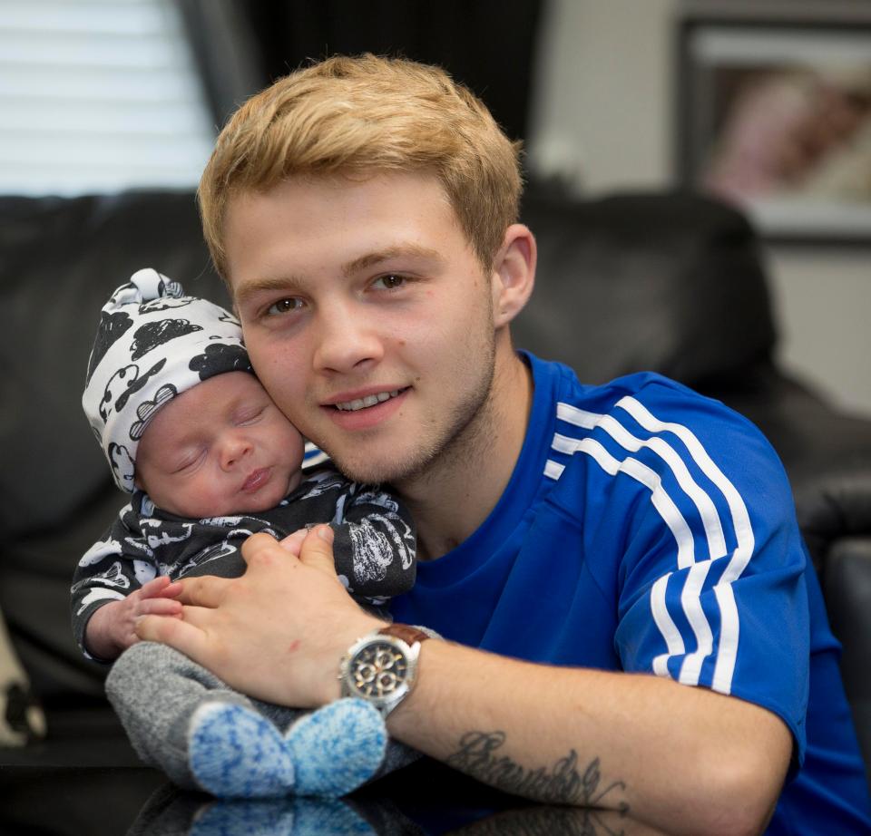  Jack delivered Jay while on the phone receiving instructions from the hospital