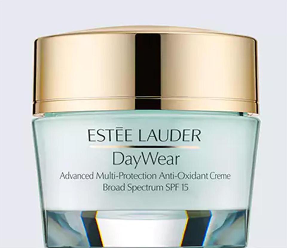  Estee Lauder’s Advanced Multi-Protection Anti-Oxidant Crème is tested 'in vitro' (in a controlled lab environment)