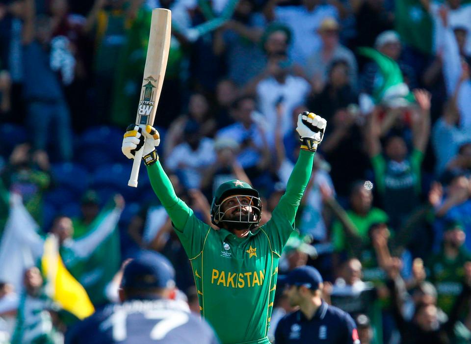  Pakistan star Mohammad Hafeez celebrates after sealing a spot in the final