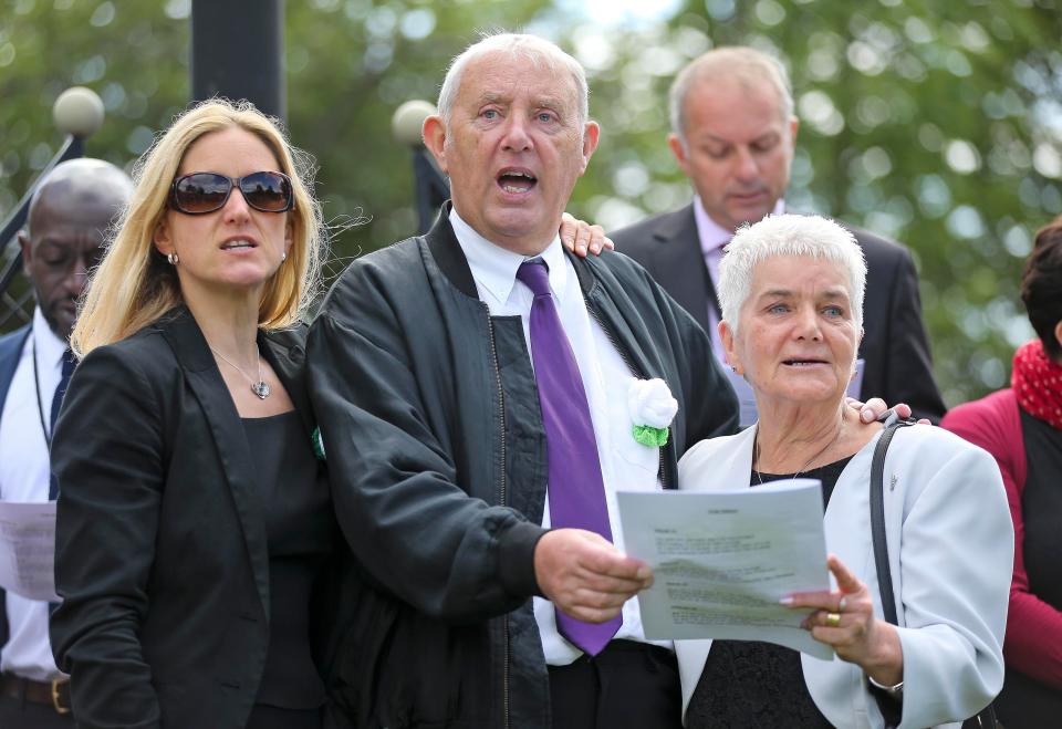  The family of murdered MP Jo Cox - her sister Kim, father Gordon and mum Jean - joined 500 children to sing songs in her memory this morning