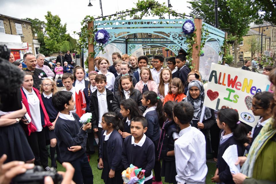  Five hundred pupils from nine schools in the local area joined forces to pay tribute to murdered MP Jo