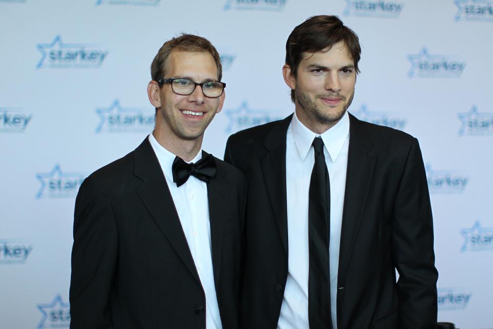  Ashton Kutcher has a twin brother Michael, who has cerebral palsy