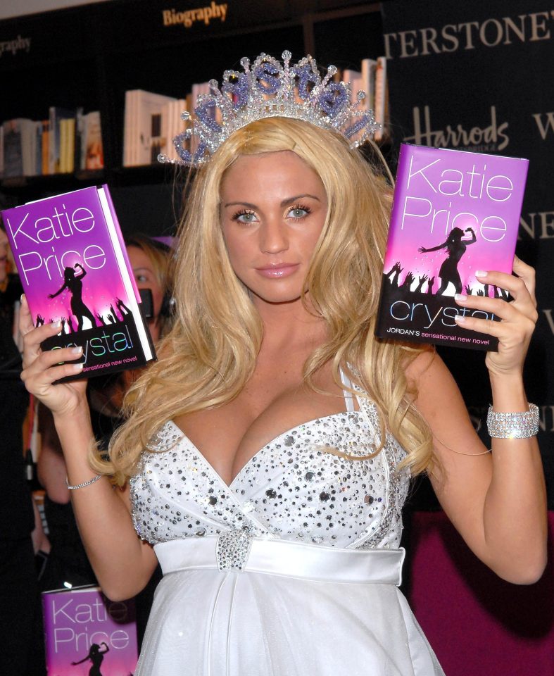  Katie Price appears at Harrods to launch her novel 'Crystal' in 2007