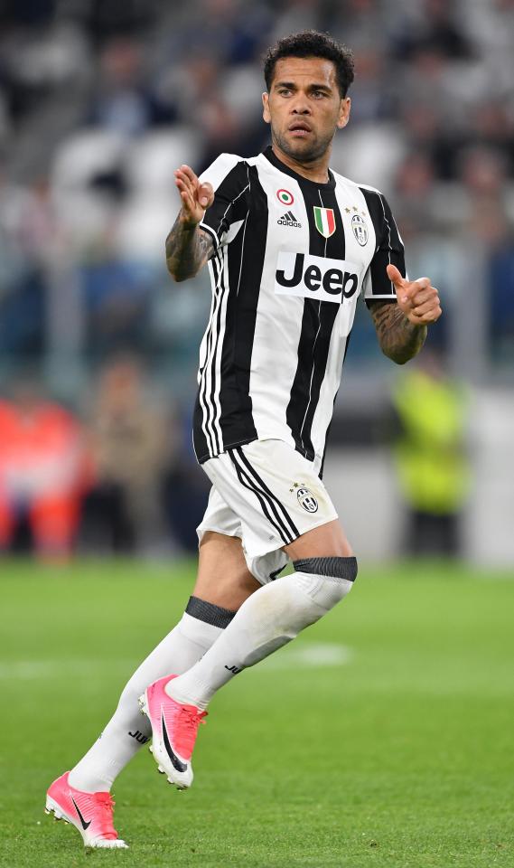  Dani Alves has turned down a mega-money offer from Chelsea to join Manchester City