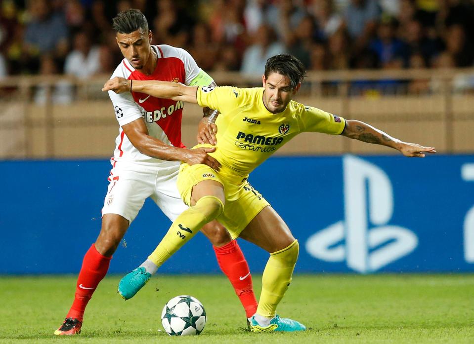  Alexandre Pato in action for Villarreal before his move to China