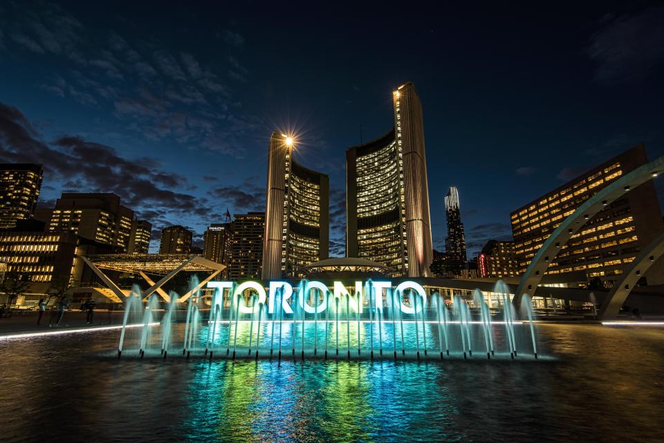  Nathan Phillips Square in Toronto lights up at night