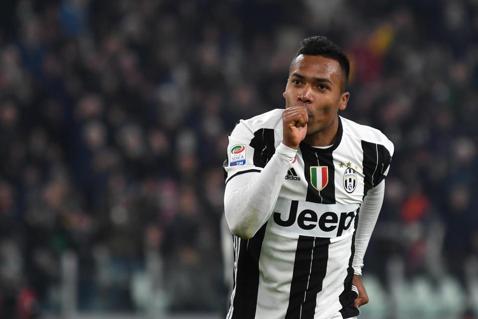  Alex Sandro is edging closer to a £60million Chelsea move